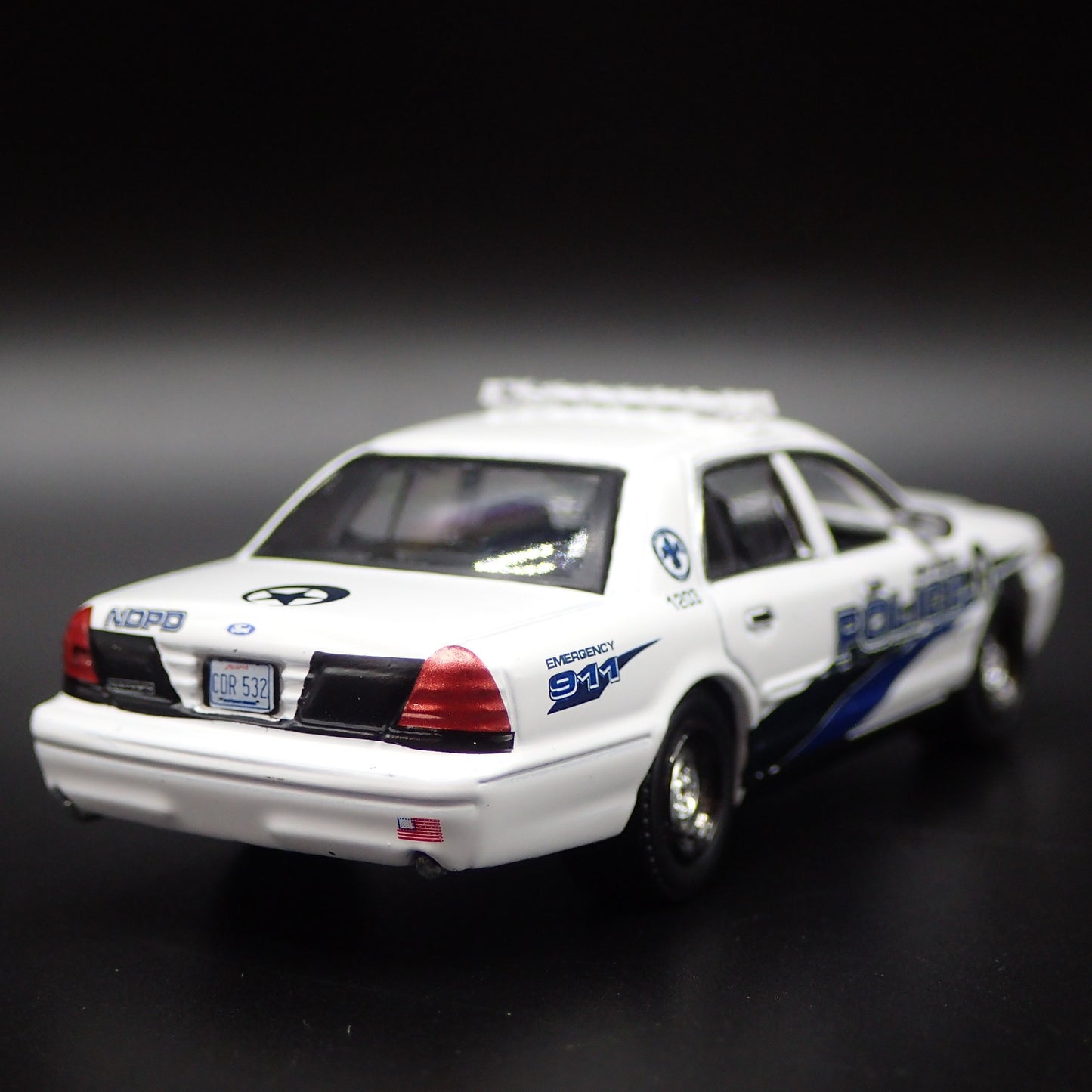 2006 06 FORD CROWN VICTORIA NEW ORLEANS LA POLICE 1:64 SCALE DIECAST MODEL CAR