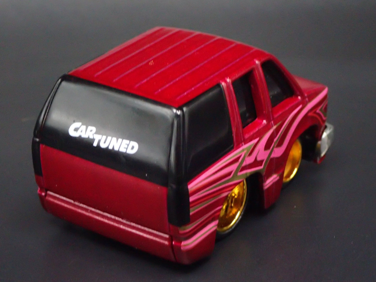 1992 92 CHEVY CHEVROLET SUBURBAN CAR TUNED 1:64 SCALE DIORAMA DIECAST MODEL CAR