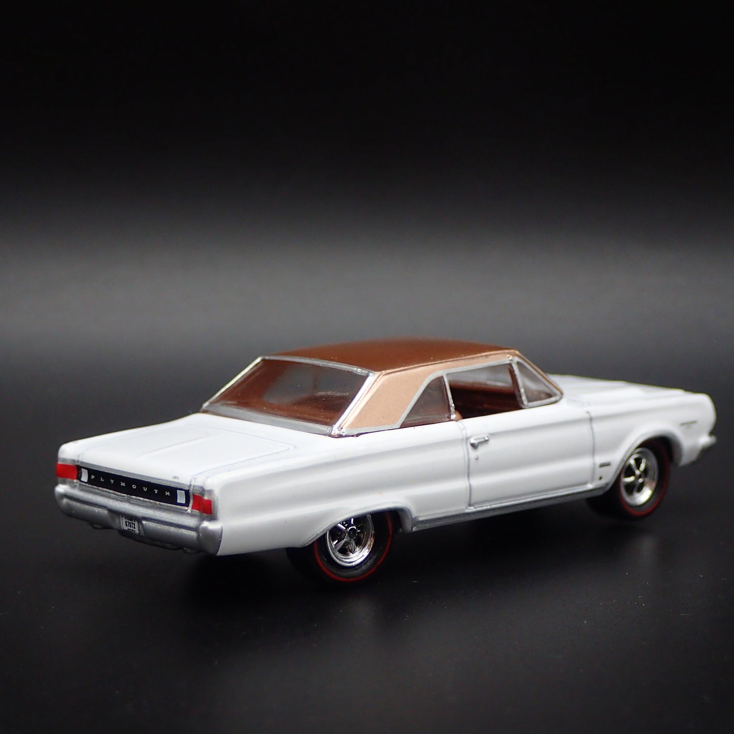 1967 67 PLYMOUTH GTX MUSCLE CAR 1/64 SCALE COLLECTIBLE DIORAMA DIECAST MODEL CAR