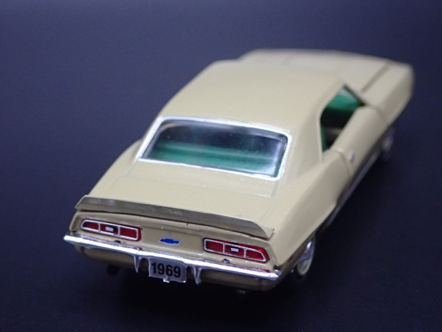 1969 69 CHEVY CHEVROLET CAMARO COPO 427 1:64 SCALE DIORAMA DIECAST MODEL CAR