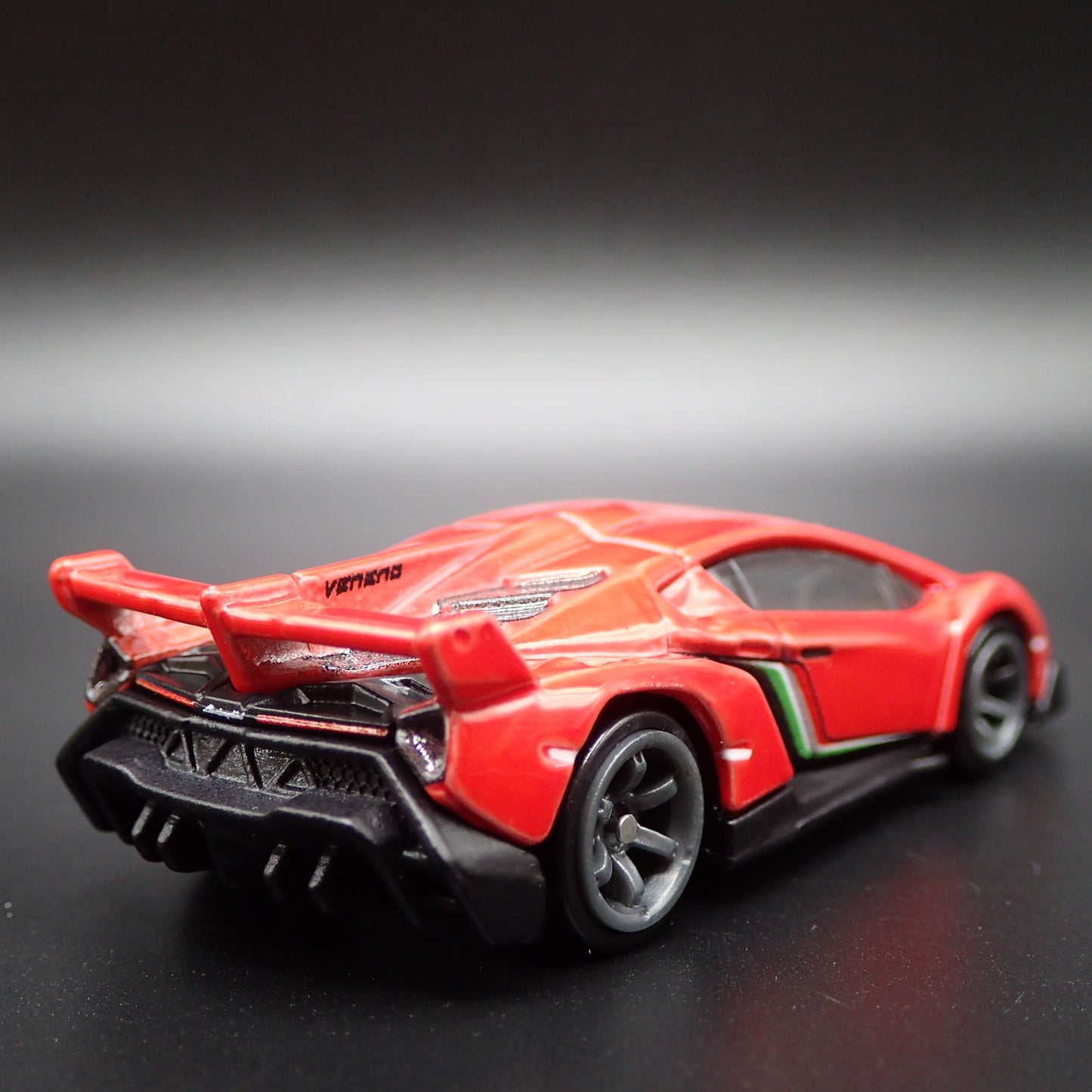2013-2014 LAMBORGHINI VENENO SUPER CAR 1:64 SCALE COLLECTIBLE DIECAST MODEL CAR
