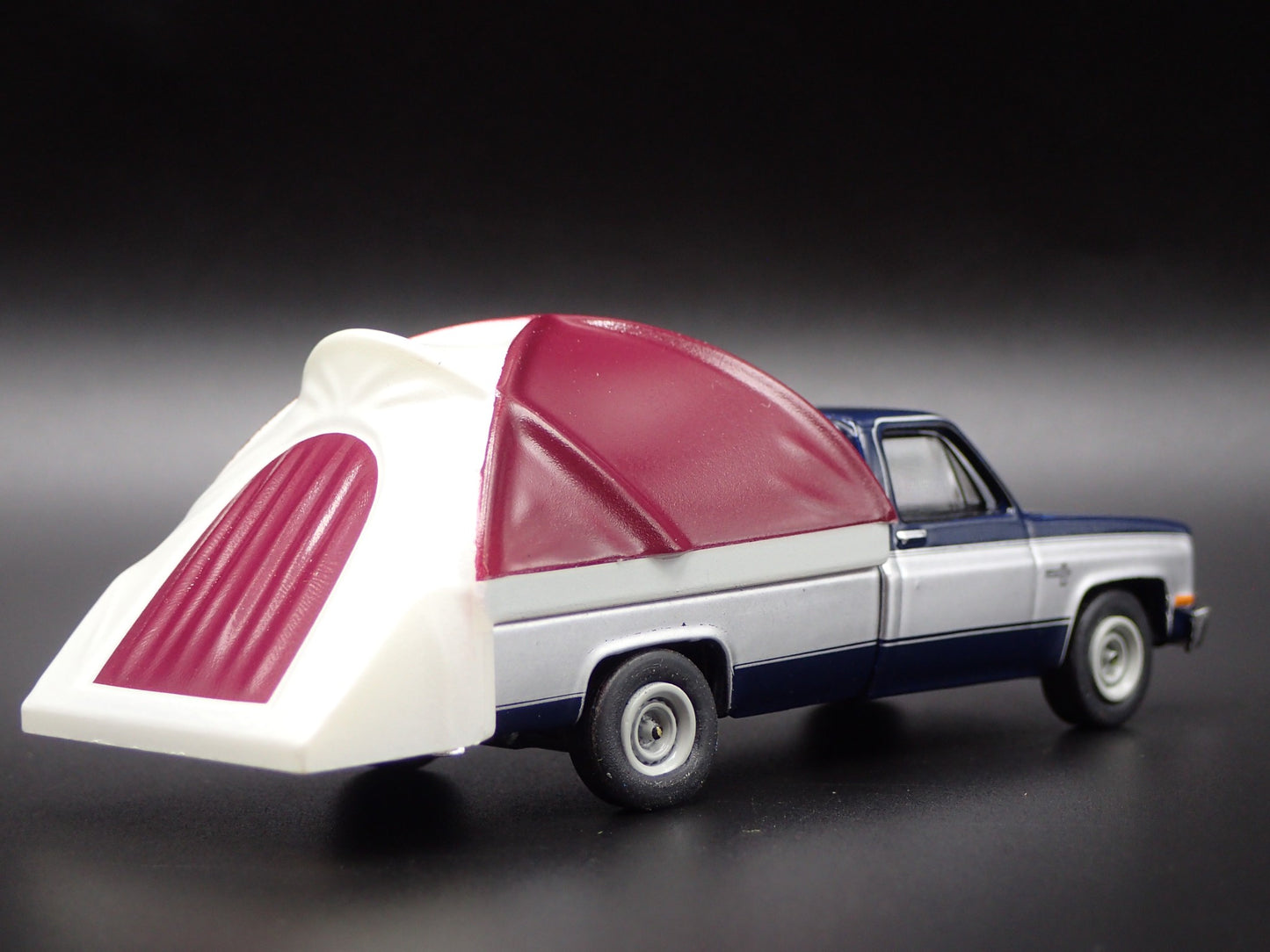 1982 82 CHEVY CHEVROLET SILVERADO C10 CAMPER SQUAREBODY 1/64 DIECAST MODEL CAR