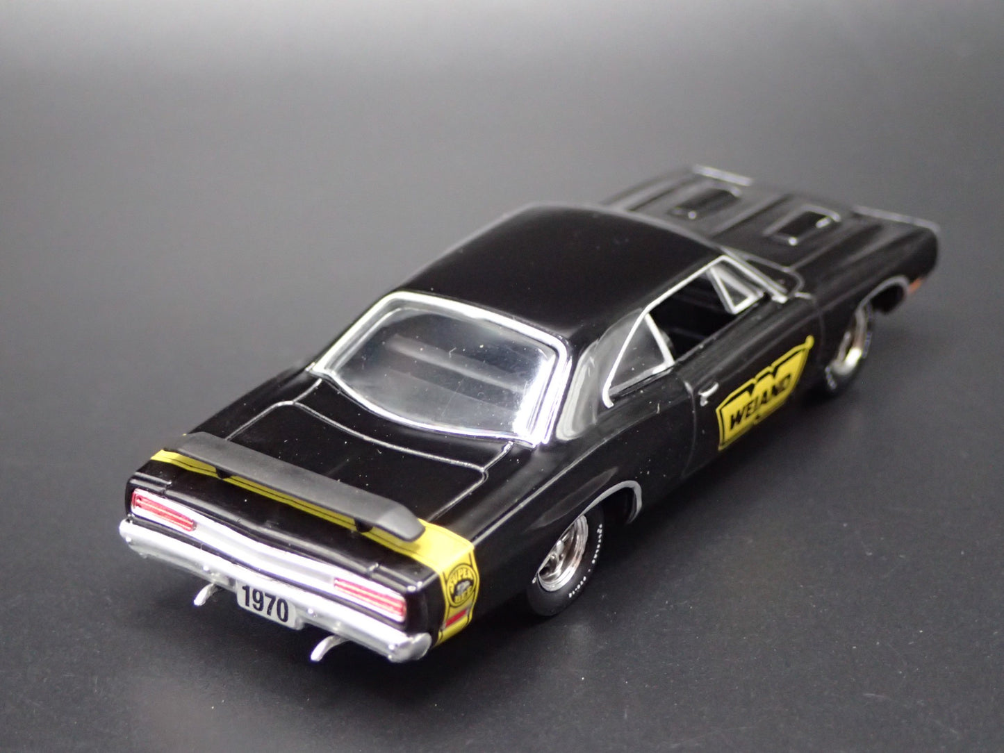 1970 70 DODGE SUPER BEE 383 WEIAND BLACK 1:64 SCALE DIORAMA DIECAST MODEL CAR