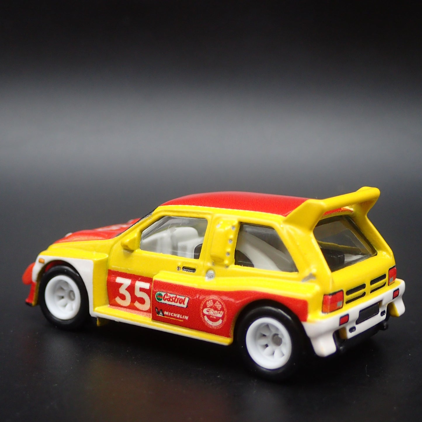 1984-1987 MG METRO 6R4 CASTROL RACE CAR 1:64 SCALE DIORAMA DIECAST MODEL CAR
