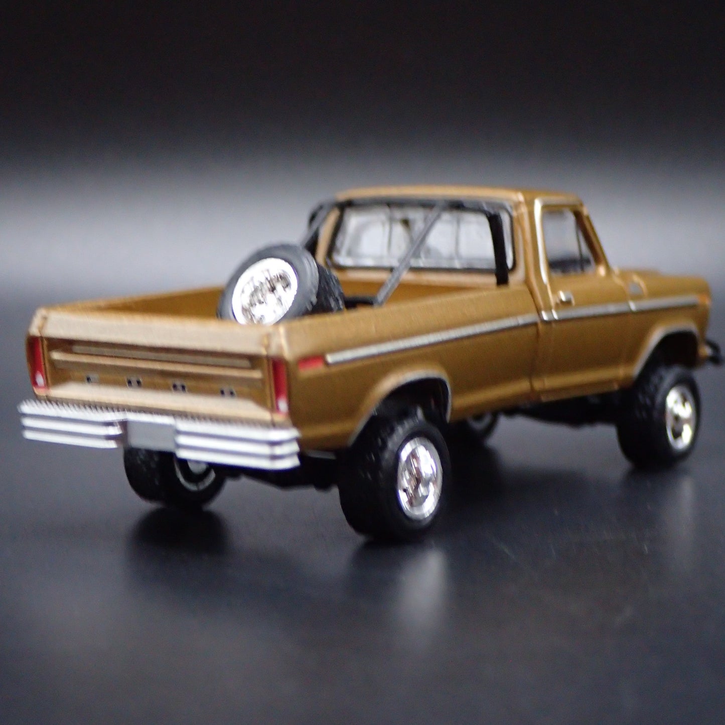 1979 79 FORD F250 RANGER PICKUP TRUCK GOLD 1/64 SCALE DIORAMA DIECAST MODEL CAR