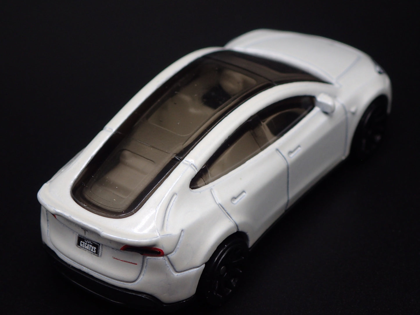 2020-2025 TESLA MODEL Y SUV 1:64 SCALE COLLECTIBLE DIORAMA DIECAST MODEL CAR