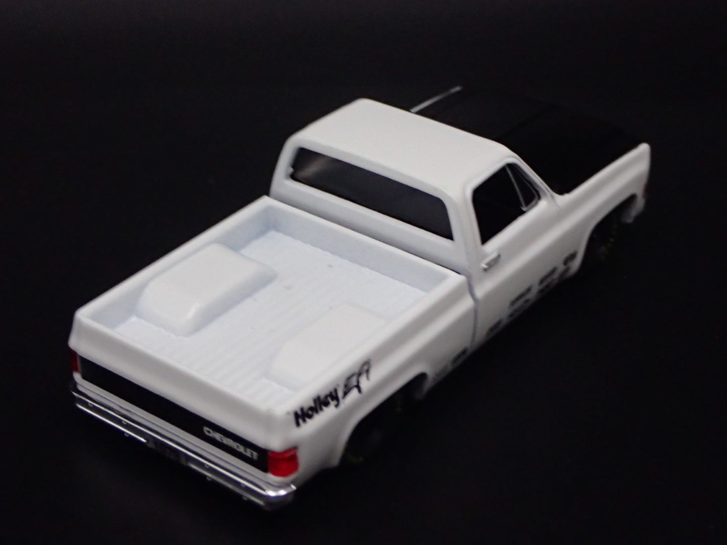 1978 78 CHEVY CHEVROLET SILVERADO SQUAREBODY TRUCK WHITE 1/64 DIECAST MODEL CAR
