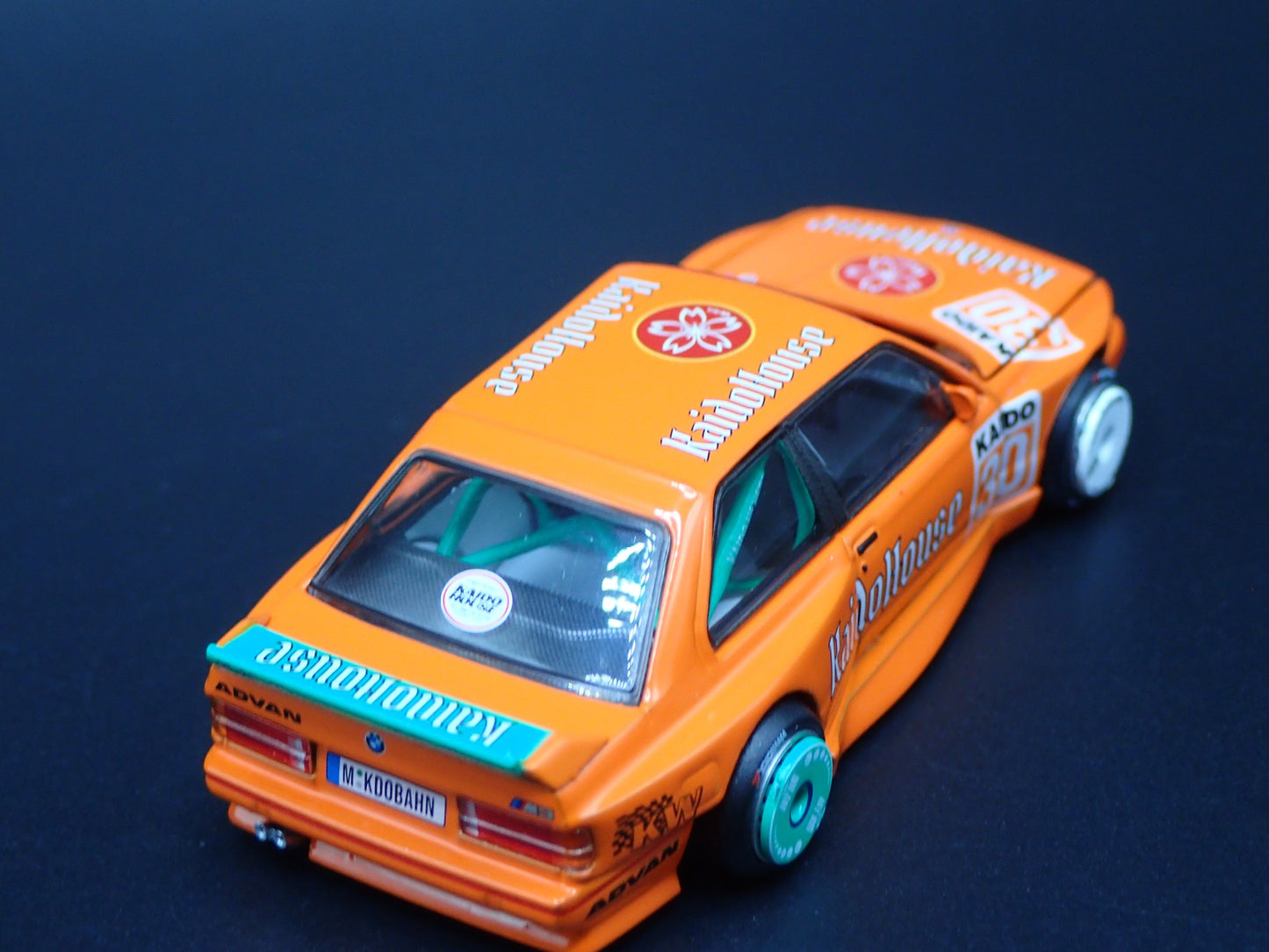 1986-1991 BMW M3 E30 KAIDO KAIDOHAUS V1 1:64 SCALE COLLECTIBLE DIECAST MODEL CAR