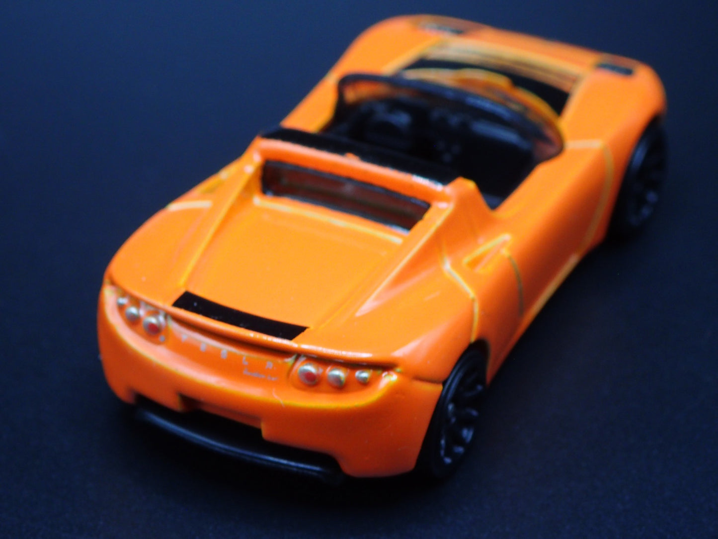 2008-2012 TESLA ROADSTER ORANGE 1:64 SCALE COLLECTIBLE DIORAMA DIECAST MODEL CAR