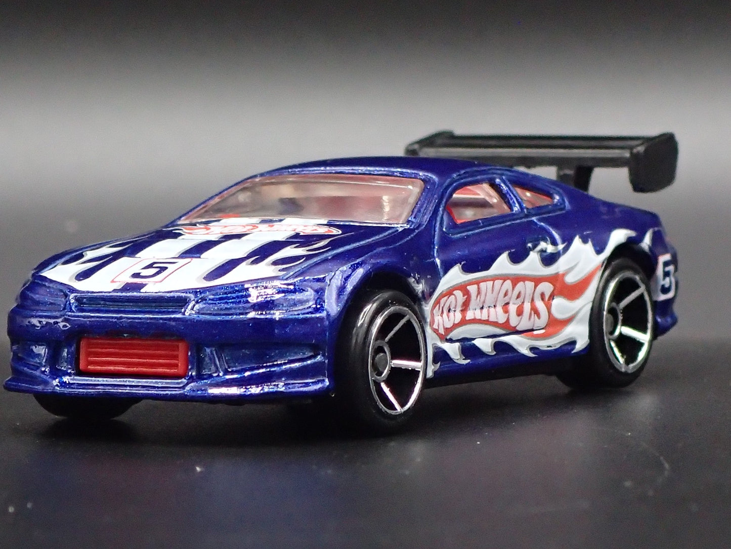 1999-2002 NISSAN SILVIA S15 1:64 SCALE COLLECTIBLE DIORAMA DIECAST MODEL CAR