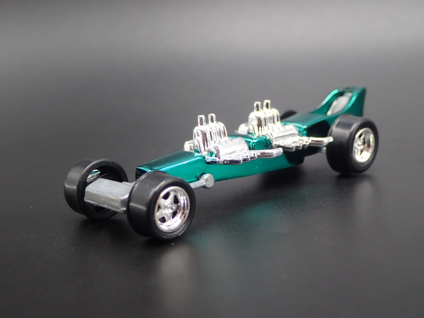 NHRA DRAGSTER CUSTOM 1:64 SCALE COLLECTIBLE DIORAMA DIECAST MODEL CAR