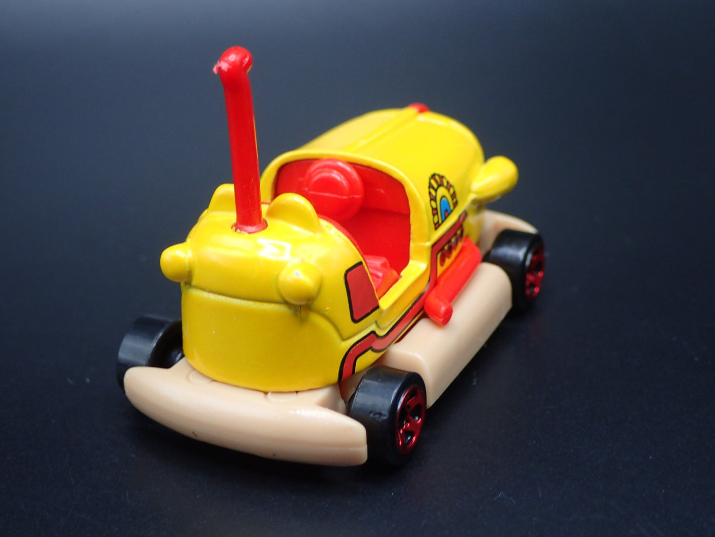 BEATLES BUMPER CAR YELLOW SUBMARINE 1:64 SCALE DIORAMA DIECAST MODEL CAR