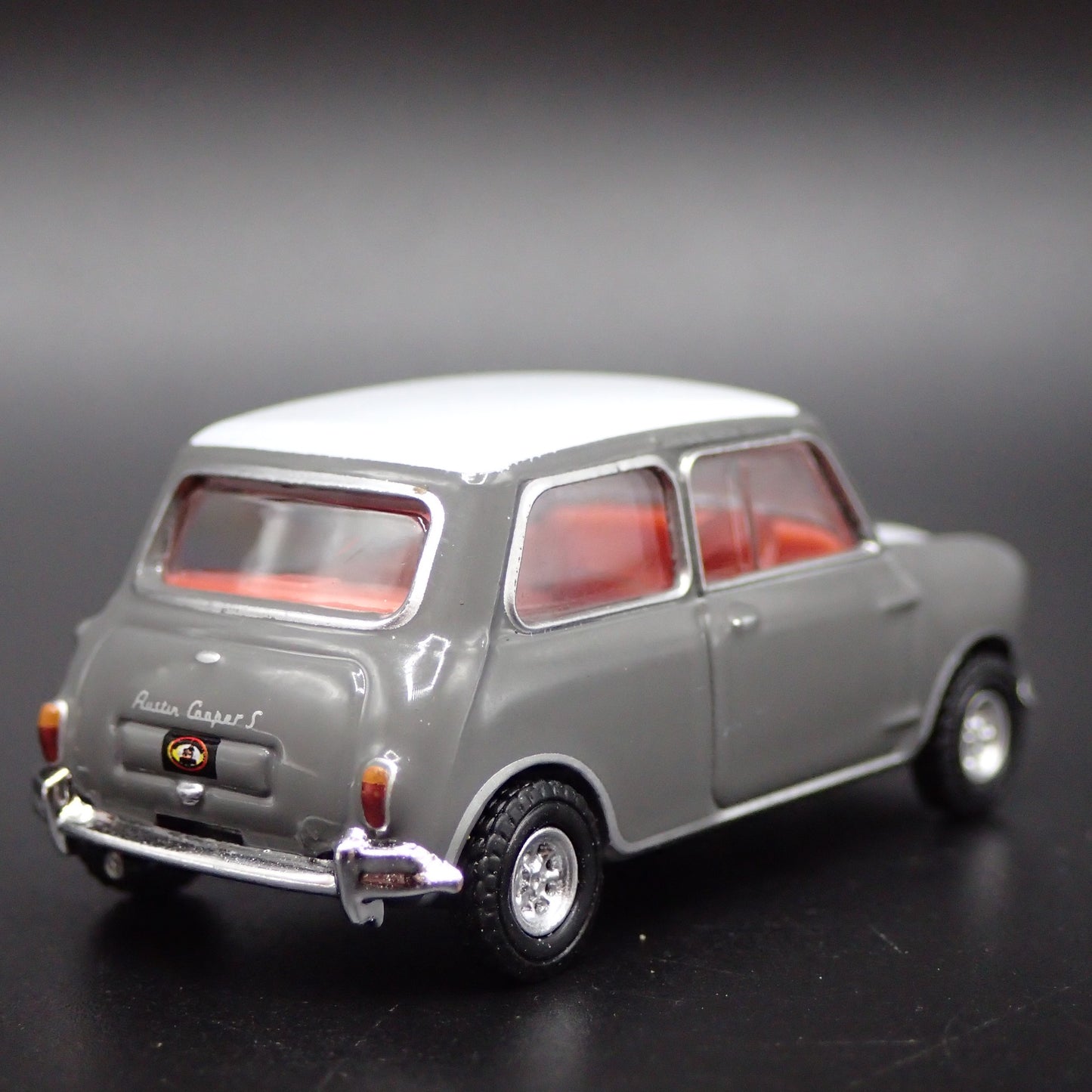 1959-1967 AUSTIN MINI COOPER S 1275 MK1 1:64 SCALE DIORAMA DIECAST MODEL CAR