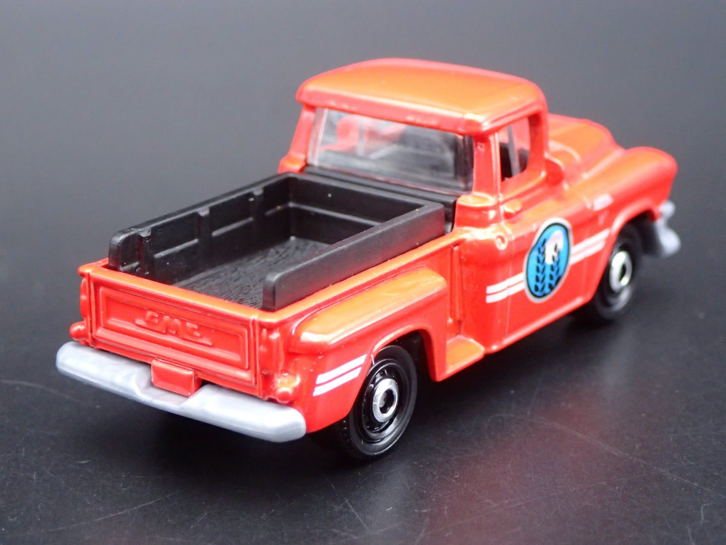 1957 57 GMC STEPSIDE PICKUP TRUCK RED 1:64 SCALE COLLECTIBLE DIECAST MODEL CAR