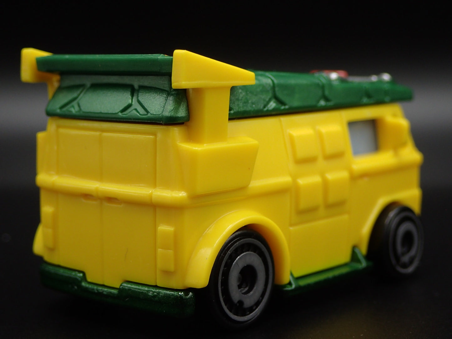 TEENAGE MUTANT NINJA TURTLES PARTY VAN 1:64 SCALE DIORAMA DIECAST MODEL CAR