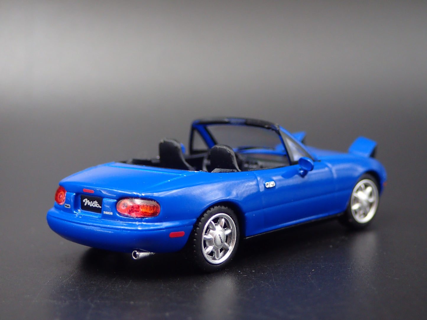 1989-1997 MAZDA MX5 MIATA CONVERTIBLE NA 1:64 SCALE DIORAMA DIECAST MODEL CAR