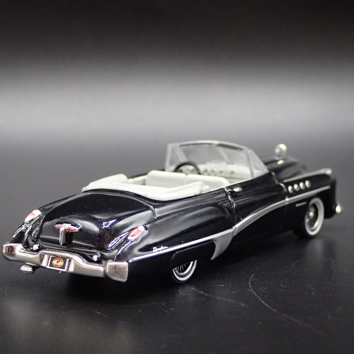 1949 49 BUICK ROADMASTER CONVERTIBLE 1/64 SCALE COLLECTIBLE DIORAMA MODEL CAR-Burning Rubber Toy Company