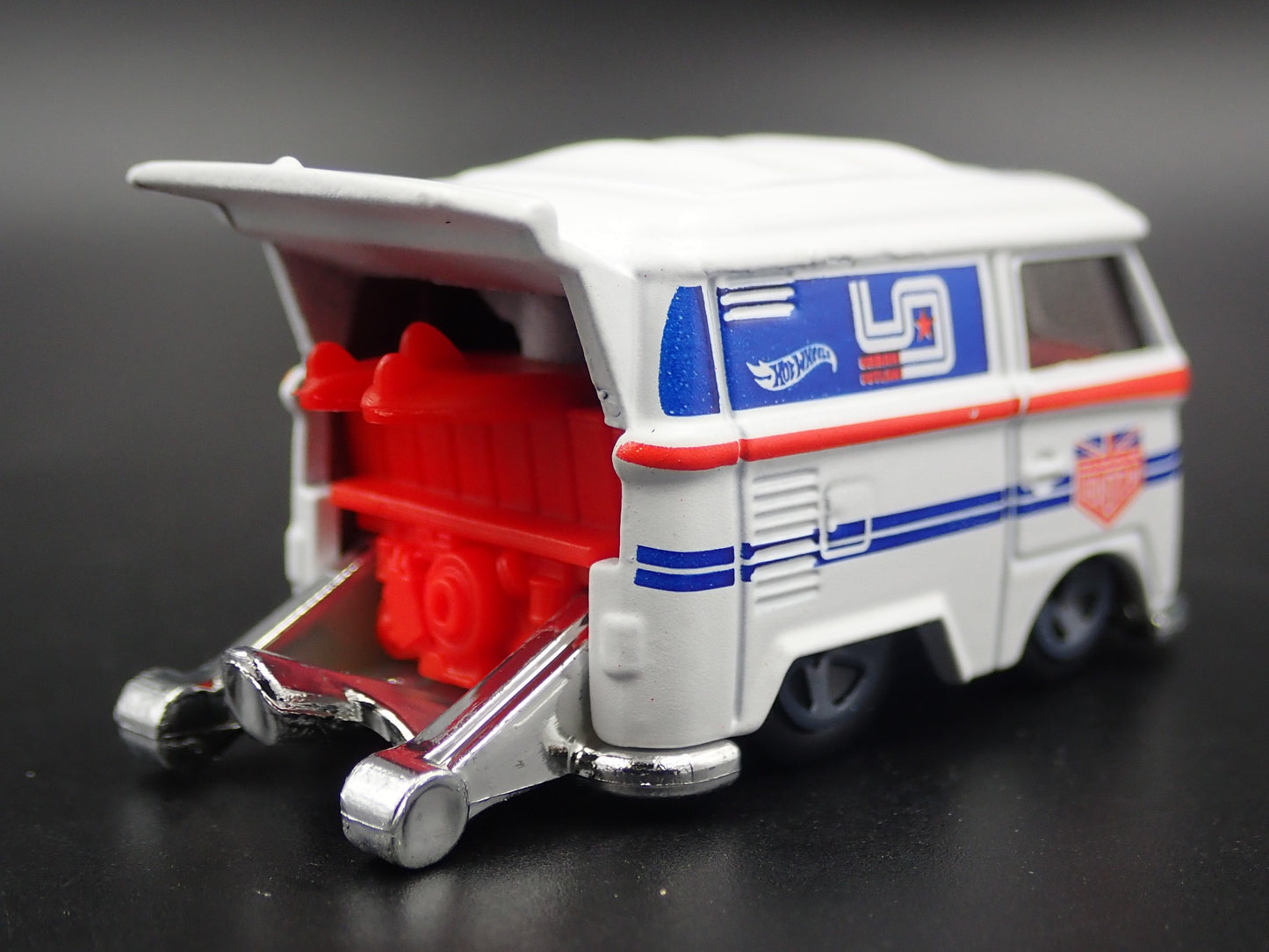 VW VOLKSWAGEN KOOL KOMBI MINI BUS VAN MAGNUS WALKER 1:64 SCALE DIECAST MODEL CAR