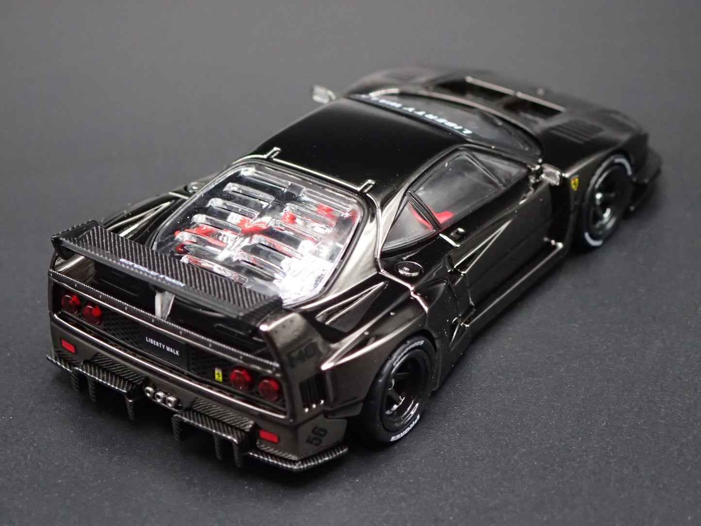 FERRARI F40 LBWK SUPER CAR 1:64 SCALE COLLECTIBLE DIORAMA DIECAST MODEL CAR