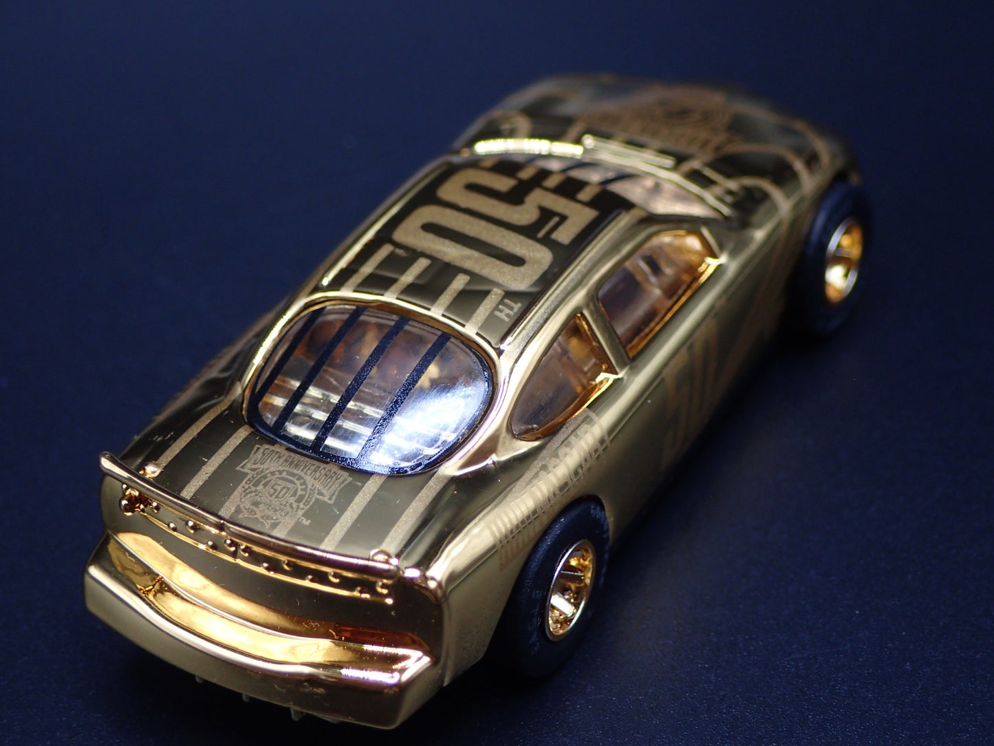 1998 98 FORD 50TH ANNIVERSARY GOLD NASCAR 1:64 SCALE DIORAMA DIECAST MODEL CAR