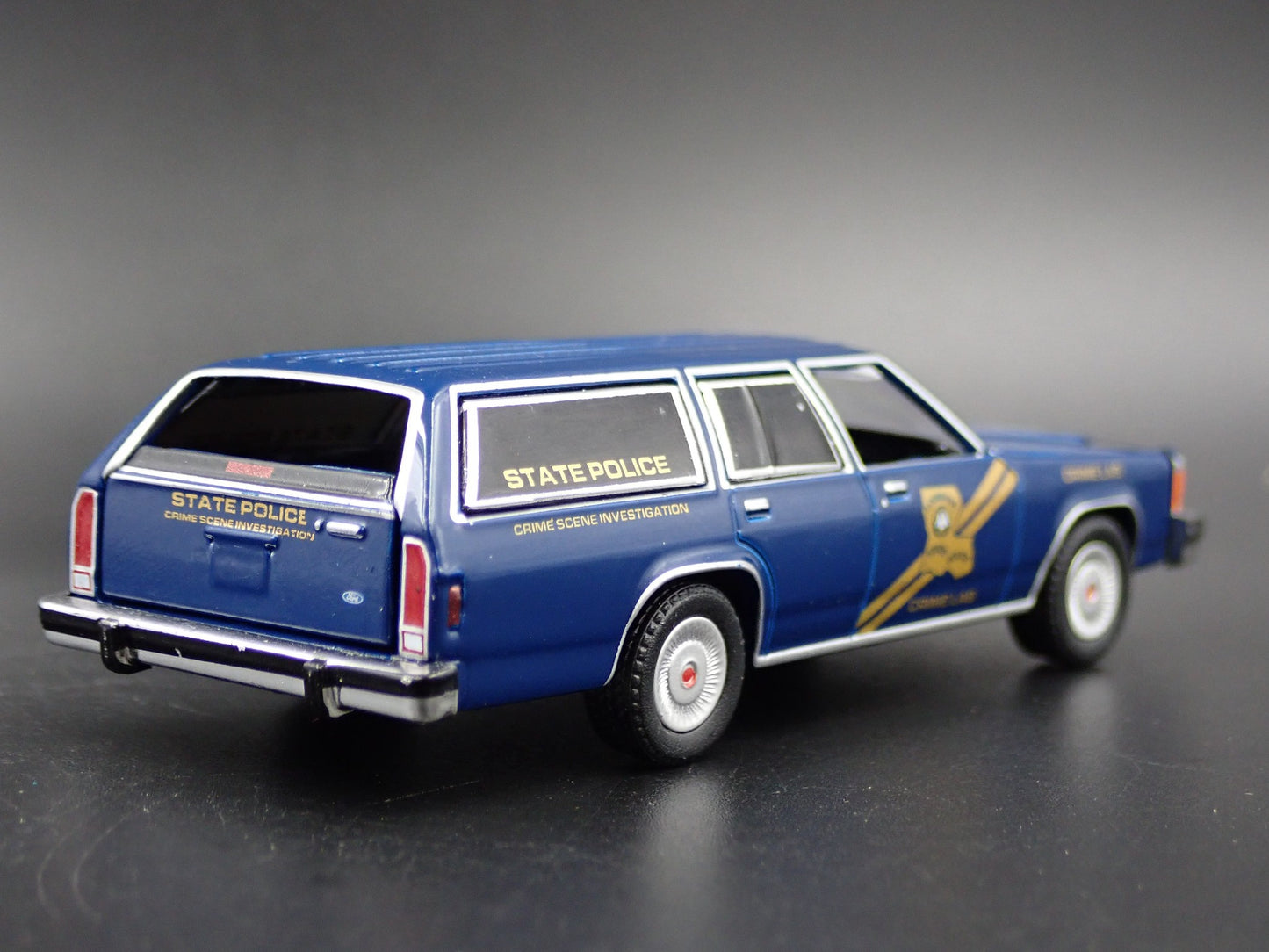 1987 87 FORD LTD CROWN VIC WAGON LOUISIANA STATE POLICE CSI 1:64 SCALE MODEL CAR