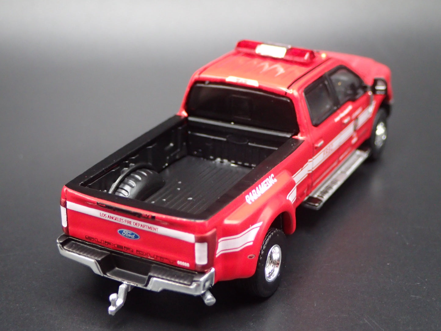 2018 18 FORD F350 LARIAT DUALLY TRUCK w HITCH LAFD 1:64 SCALE DIECAST MODEL CAR