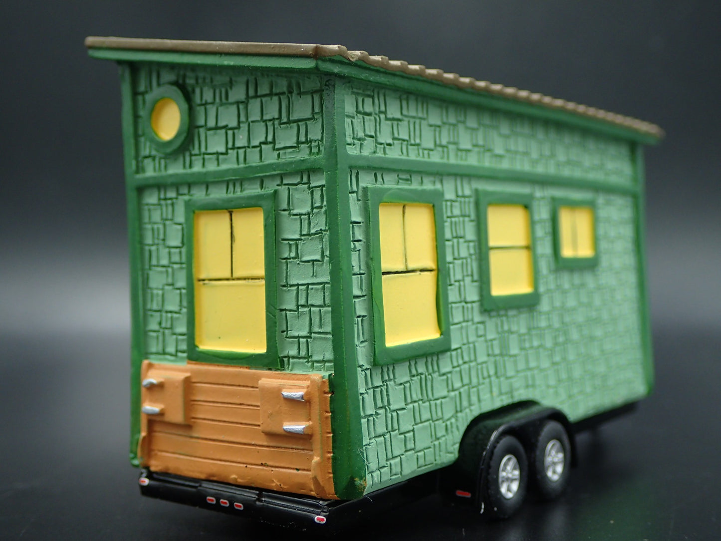 TINY HOUSE HOME FLAT BED TRAILER CAMPER W/ HITCH 1:64 SCALE DIORAMA RESIN MODEL
