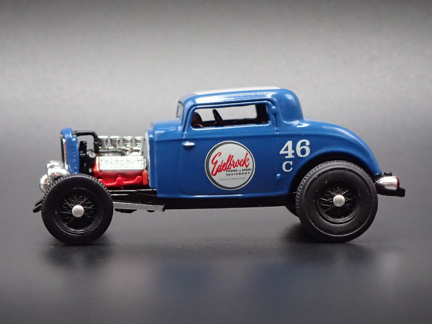 1932 32 FORD THREE WINDOW COUPE HOT ROD EDELBROCK 1:64 SCALE DIECAST MODEL CAR