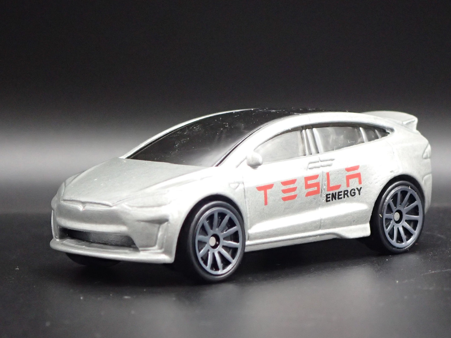 2016-2025 TESLA MODEL X SUV 1:64 SCALE COLLECTIBLE DIORAMA DIECAST MODEL CAR