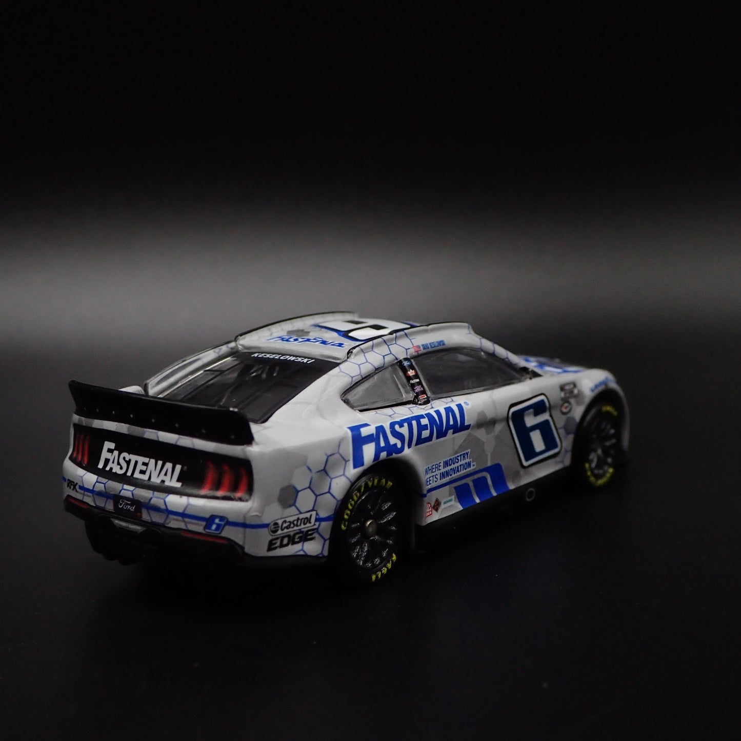 2023 FORD MUSTANG 6 BRAD KESELOWSKI FASTENAL NASCAR 1:64 SCALE DIECAST MODEL CAR
