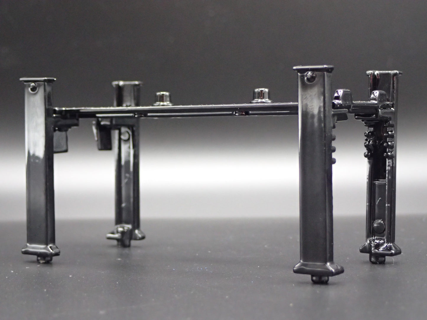 CHEVY 1:64 SCALE AUTO SHOP MECHANIC GARAGE 4 POST CAR LIFT DIORAMA MODEL DIECAST