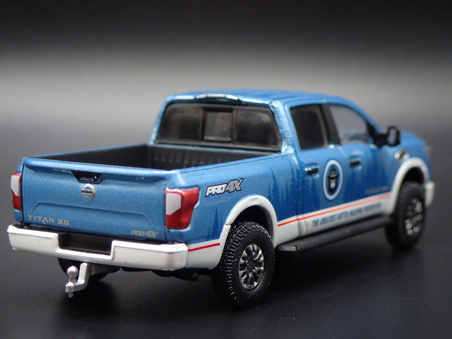 2016-2024 NISSAN TITAN XD PRO-4X TRUCK HITCH SMOKEY BEAR 1:64 SCALE DIECAST CAR