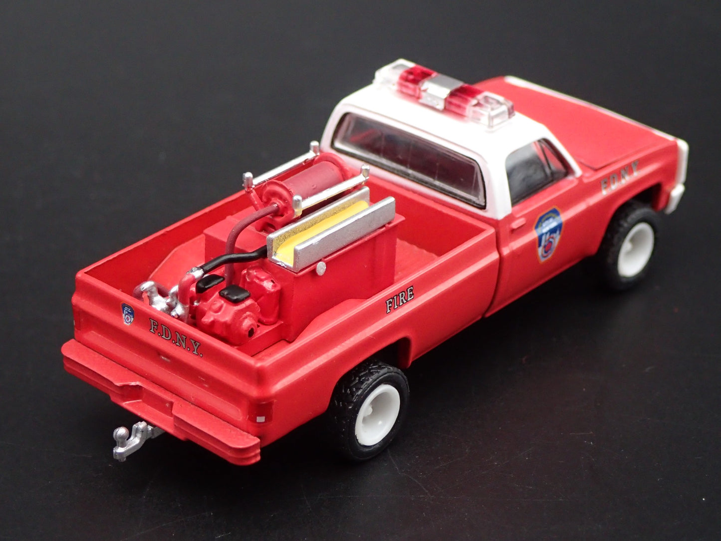 1986 86 CHEVROLET TRUCK M1008 SQUAREBODY 4X4 FDNY 1:64 SCALE DIECAST MODEL CAR