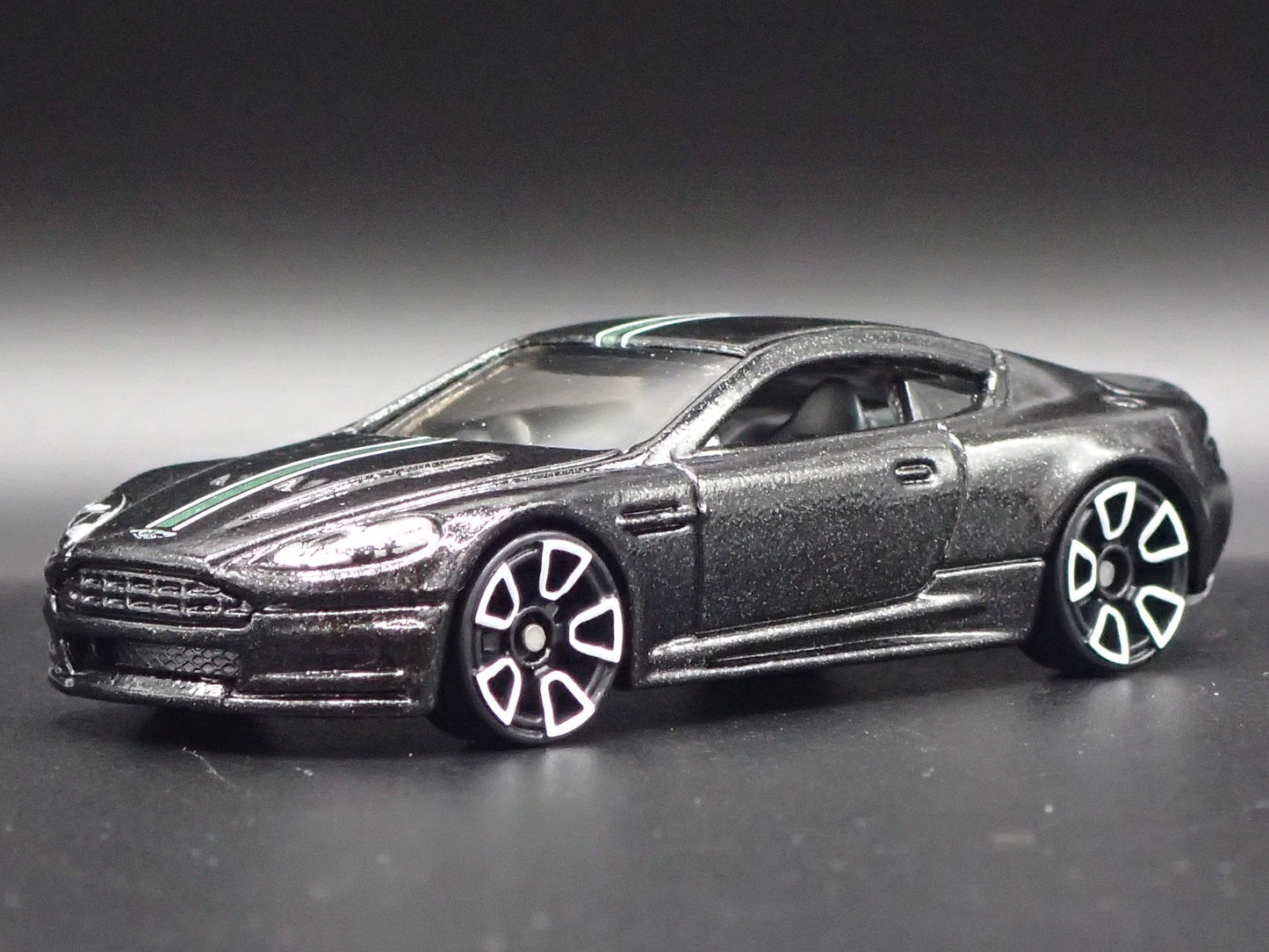 2008-2012 ASTON MARTIN DBS BLAC 1/64 SCALE COLLECTIBLE DIORAMA DIECAST MODEL CAR