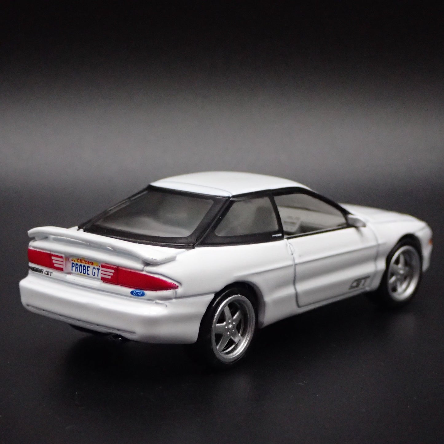 1993 93 FORD PROBE GT WHITE 1:64 SCALE COLLECTIBLE DIORAMA DIECAST MODEL CAR