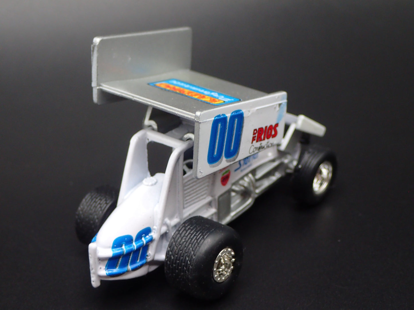SPRINT CAR #00 JASN STATLER DF RIOS WHITE 1:64 SCALE DIORAMA DIECAST MODEL CAR