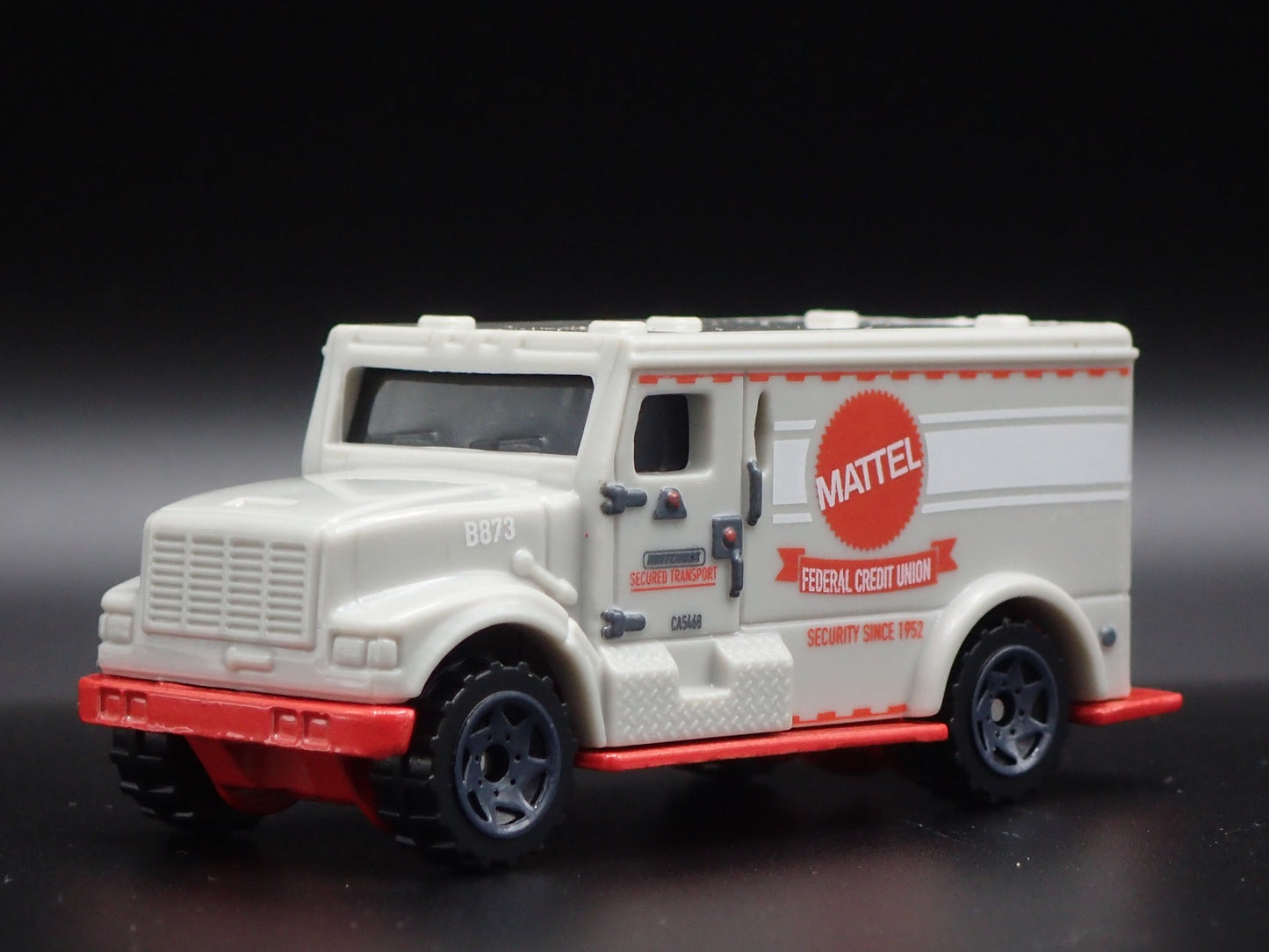 MATTEL CREDIT UNION INTERNATIONAL ARMORED TRUCK 1:64 MB SCALE DIECAST MODEL CAR