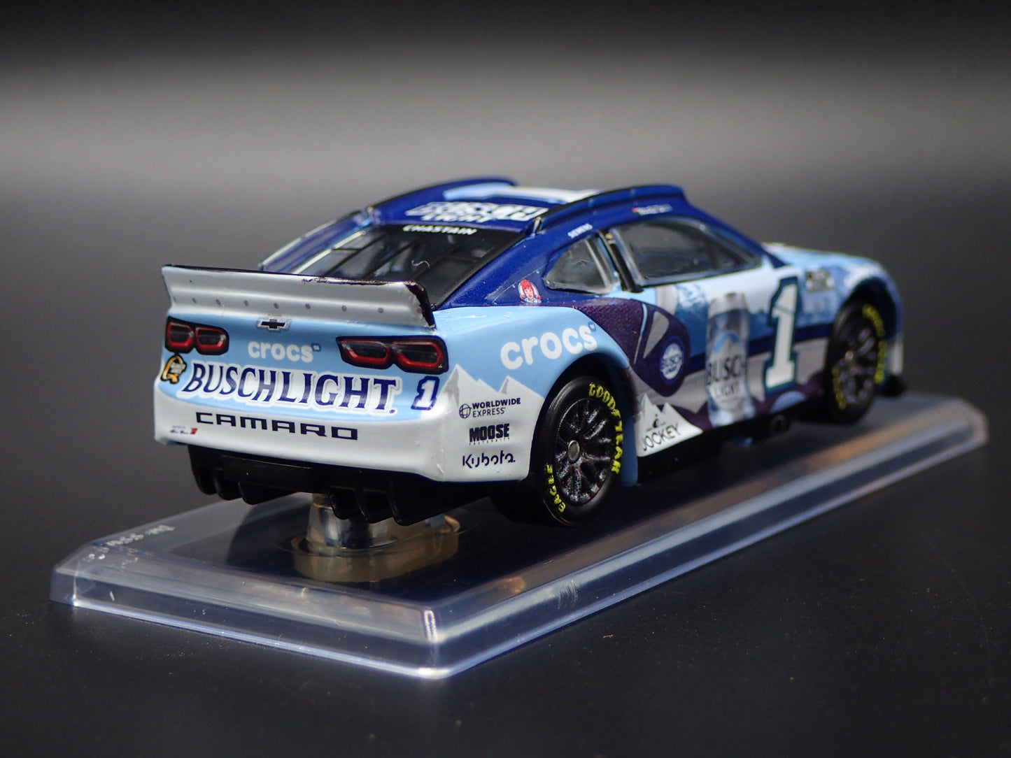 2024 CHEVY CAMARO ZL1 1 ROSS CHASTAIN BUSCH LIGHT CROCS NASCAR 1:64 DIECAST CAR