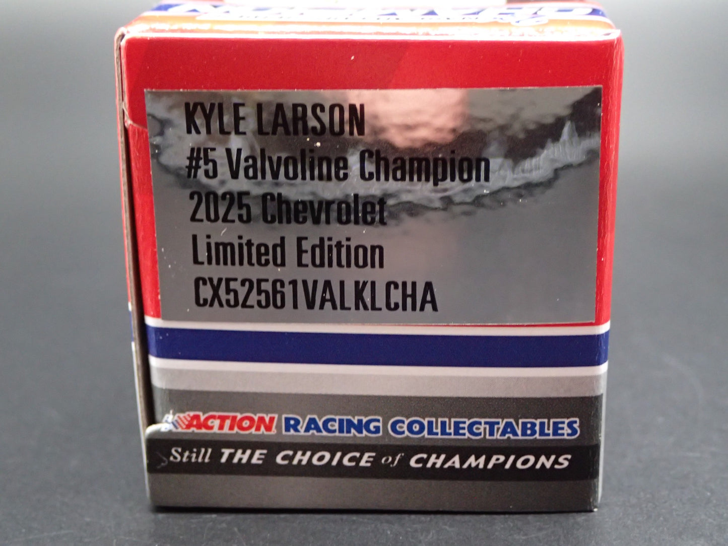 2025 25 CHEVROLET 5 KYLE LARSON VALVOLINE NASCAR CHAMPION 1:64 DIECAST MODEL CAR
