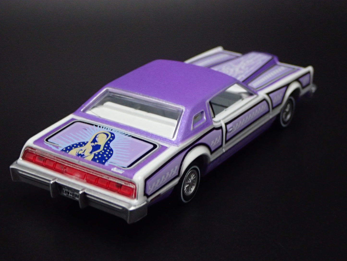 1973 73 FORD THUNDERBIRD LOWRIDER PURPLE 1:64 SCALE DIORAMA DIECAST MODEL CAR