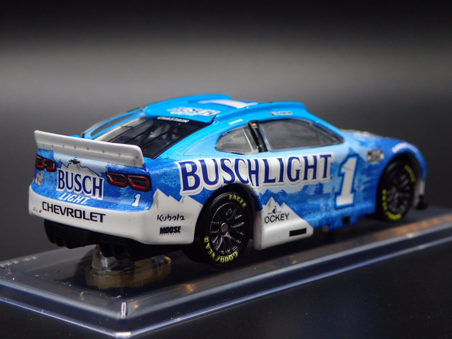 2025 CHEVY CAMARO ZL1 1 ROSS CHASTAIN BUSCH LIGHT NASCAR 1:64 SCALE DIECAST CAR