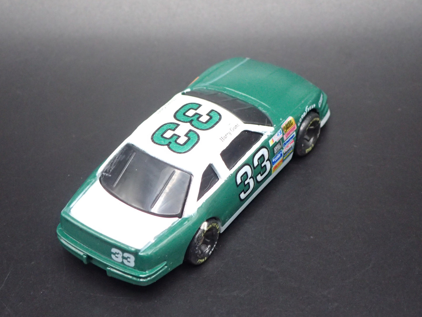 1994 94 BUICK 33 HARRY GANT NASCAR 1:64 SCALE COLLECTIBLE DIECAST MODEL CAR