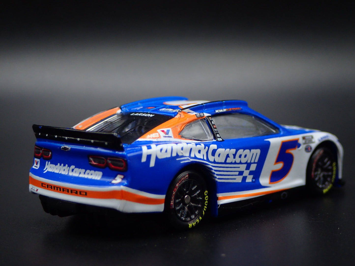 2024 CHEVY CAMARO ZL1 5 KYLE LARSON HENDRICKCARS NASCAR 1:64 DIECAST MODEL CAR