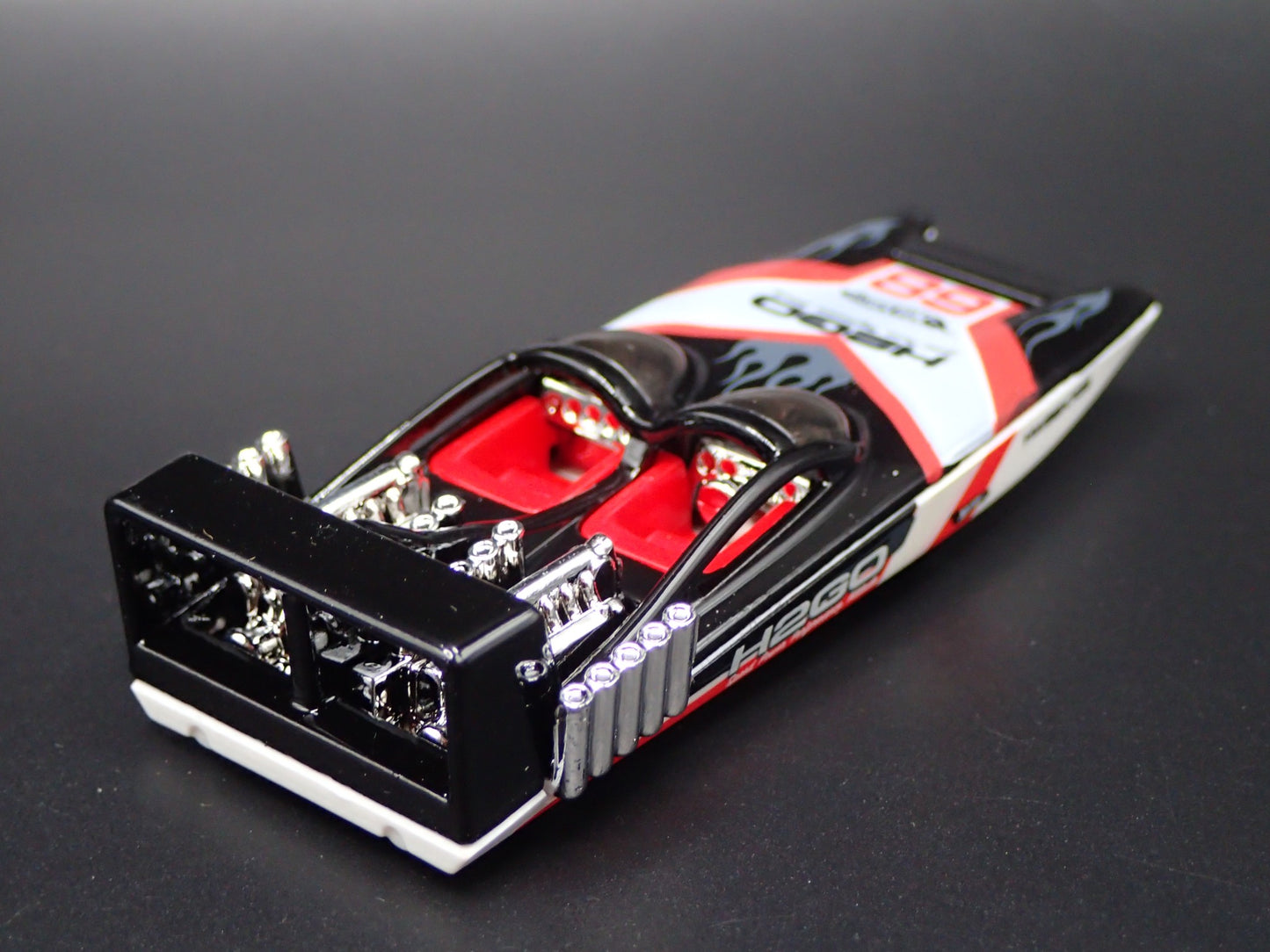 SPEED BOAT RACING 1:64 HW SCALE COLLECTIBLE DIORAMA DIECAST MODEL CAR