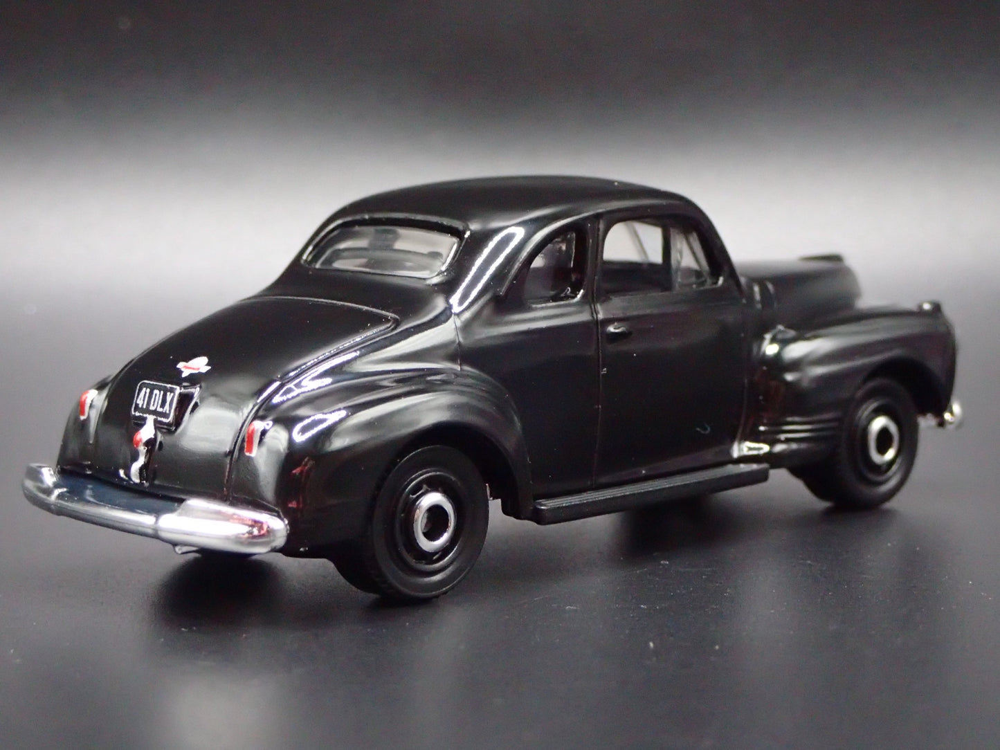1941 41 PLYMOUTH COUPE 2 DOOR 1/64 SCALE COLLECTIBLE DIORAMA DIECAST MODEL CAR