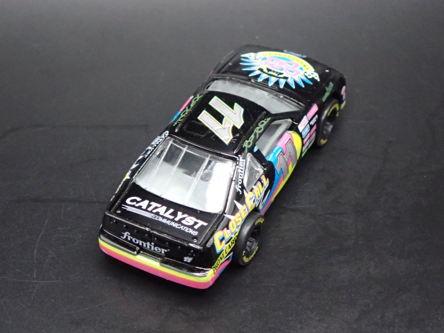 1997 97 FORD THUNDERBIRD 11 BRETT BODINE NASCAR 1:64 SCALE DIECAST MODEL CAR