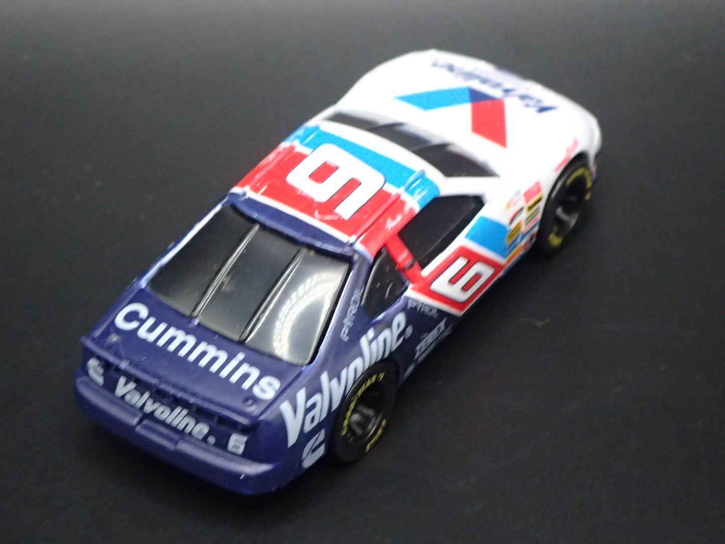 1995 95 FORD THUNDERBIRD 6 MARK MARTIN NASCAR 1:64 SCALE DIECAST MODEL CAR