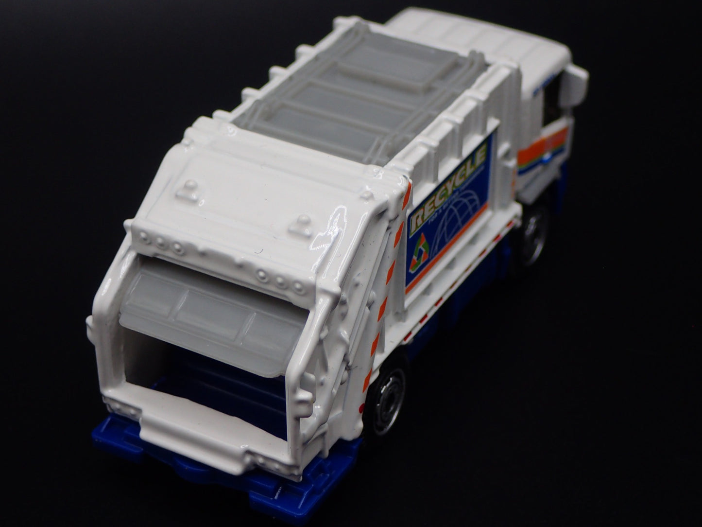 MODERN GARBAGE RECYCLING TRASH TRUCK 1/64 MB SCALE DIORAMA DIECAST MODEL CAR