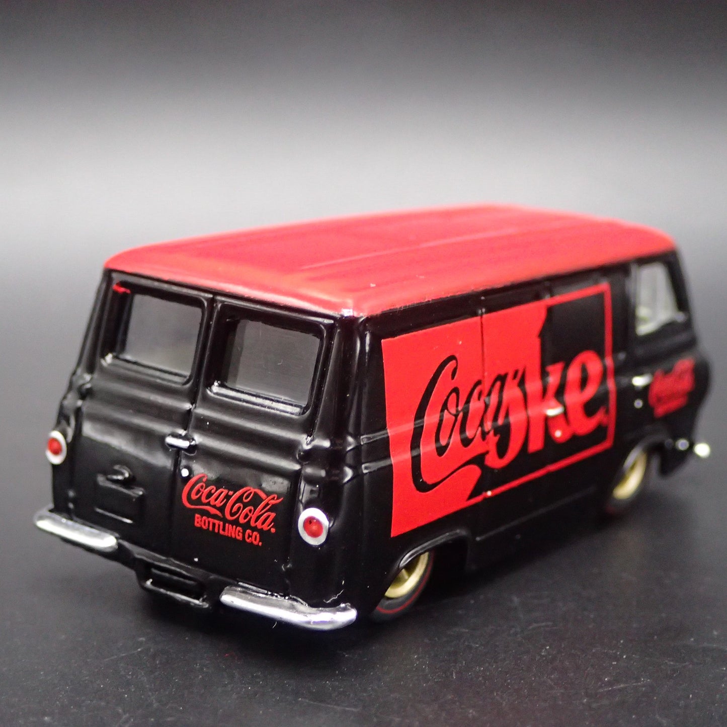 1966 66 FORD ECONOLINE VAN COCA COLA COKE 1:64 SCALE DIORAMA DIECAST MODEL CAR