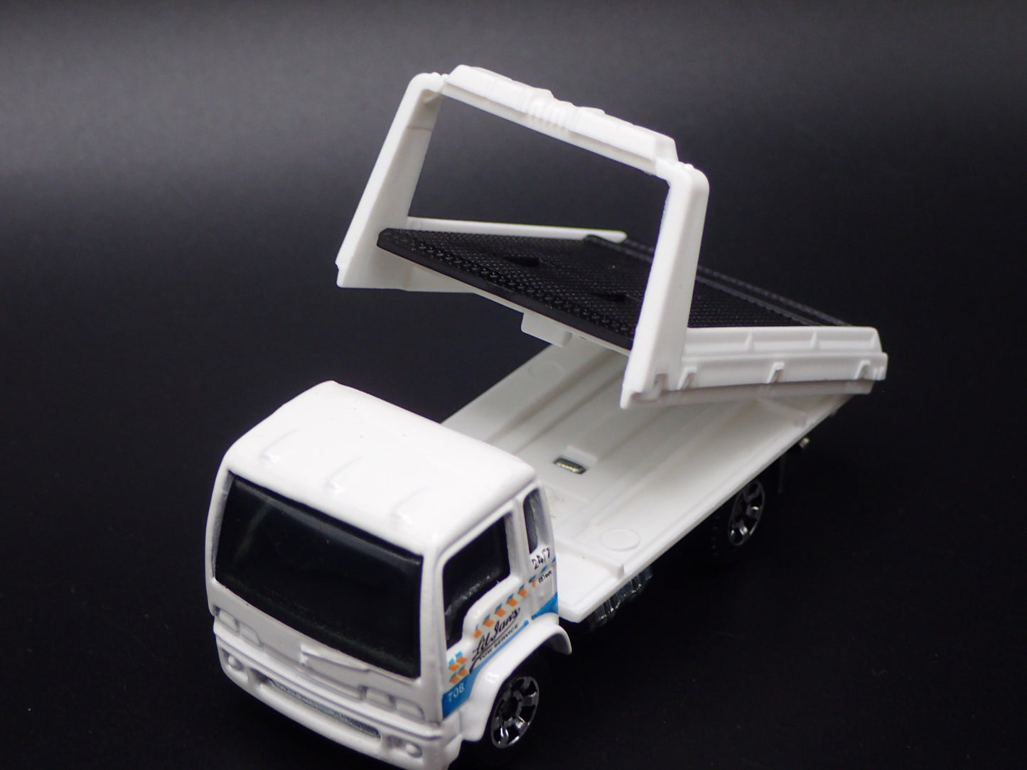 MODERN TOWING COMPANY FLATBED TRUCK WHITE 1/64 SCALE COLLECTIBLE DIECAST MODEL